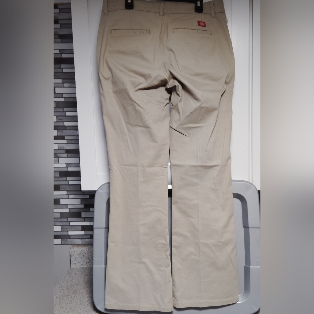Dickies Women's Slim Fit Boot Cut Stretch‎ Twill Pant Size 6R - Picture 3 of 6